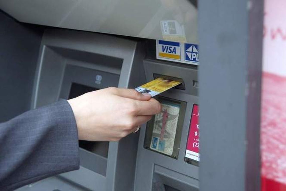 Uwaga na skanowanie kart do bankomatu. Jak się uchronić?