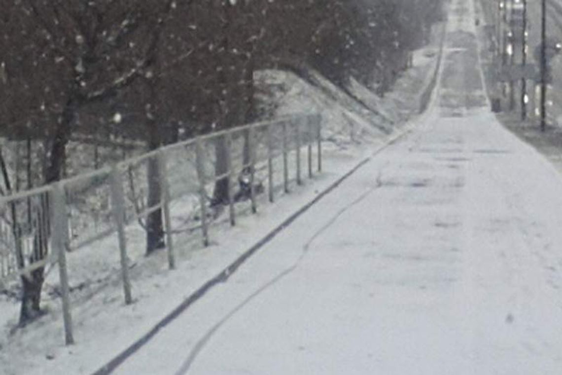 Uwaga na śliskie ulice i chodniki Uwaga na śliskie ulice i chodniki