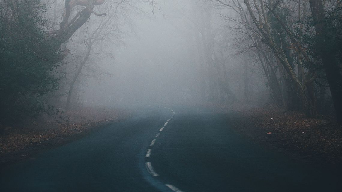 Uwaga, województwo lubelskie spowiła gęsta mgła