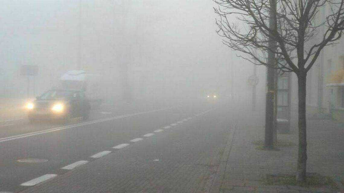 Uważajmy na drogach. Gęsta mgła spowije województwo lubelskie Uważajmy na drogach. Gęsta mgła spowije województwo lubelskie