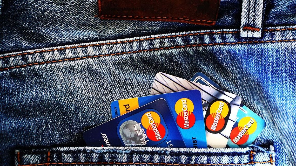 Uwierzyła, że jej pieniądze są zagrożone. Oszczędności trafiły w ręce oszustów Uwierzyła, że jej pieniądze są zagrożone. Oszczędności trafiły w ręce oszustów