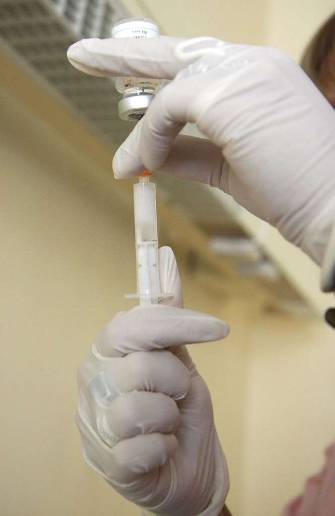 W aptekach brakuje szczepionek dla dzieci. Producent milczy