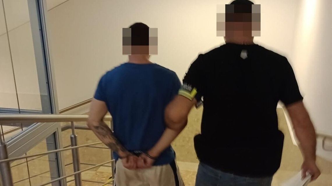 W banku wymachiwał nożem – teraz za to odpowie