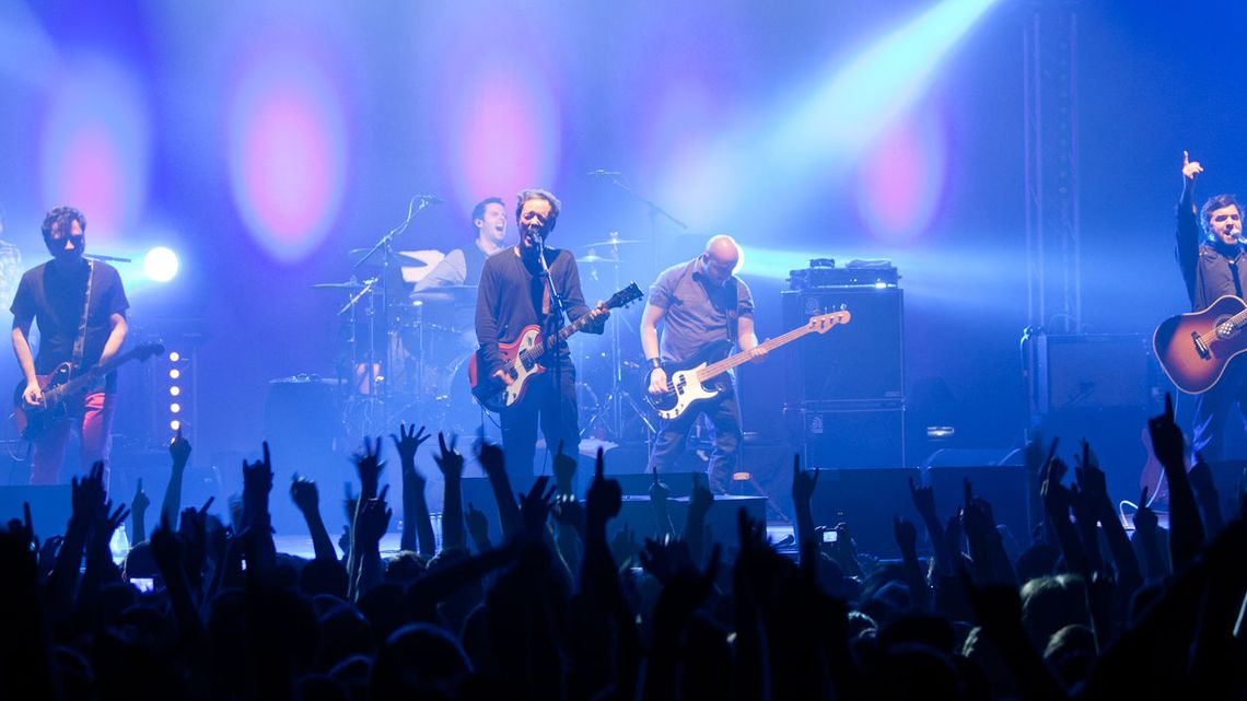 W Barcelonie testują imprezy masowe. 5 tys. osób na koncercie Love of Lesbians W Barcelonie testują imprezy masowe. 5 tys. osób na koncercie Love of Lesbians