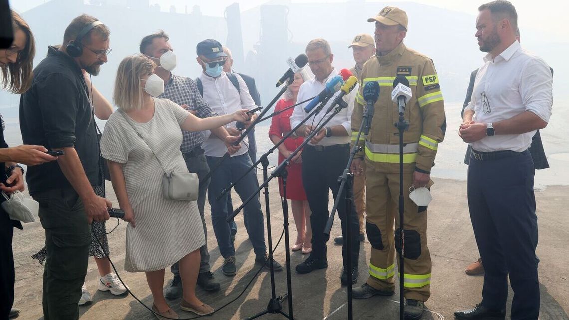 W Bełżycach nadal się dymi. Wojewoda: Sytuacja pod kontrolą 