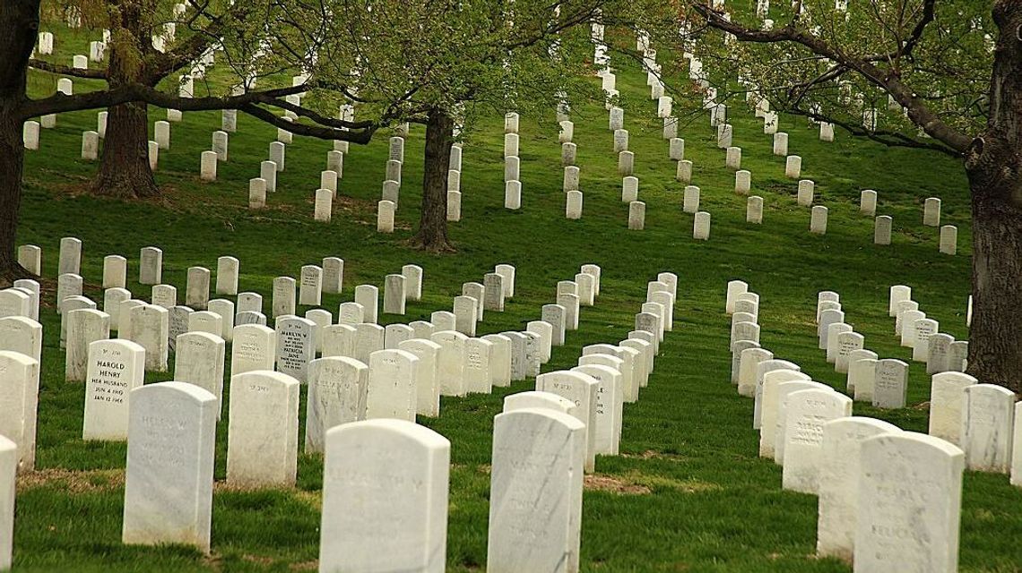 W całej Polsce powstaną "amerykańskie" cmentarze wojskowe