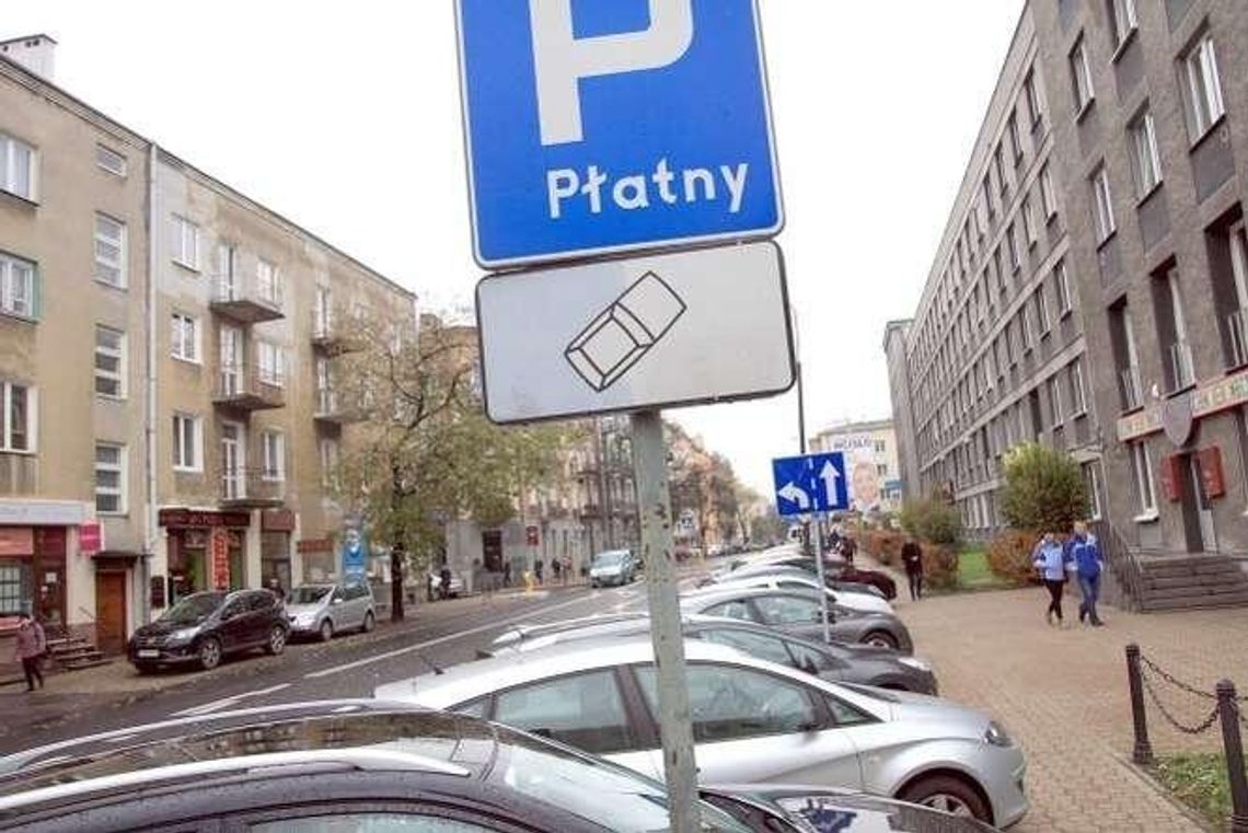 W centrum Lublina ubędzie miejsc parkingowych