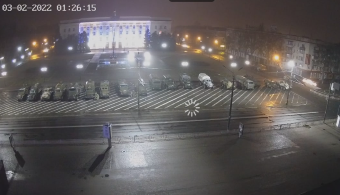 W Chersoniu pseudo-wiec "przebierańców". A pod miastem zdychają miliony kur