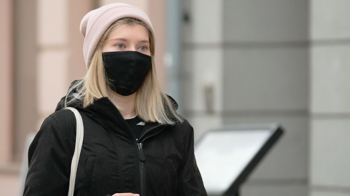 W czasie świąt policjanci nałożyli prawie 12,5 tys. mandatów za brak maseczki