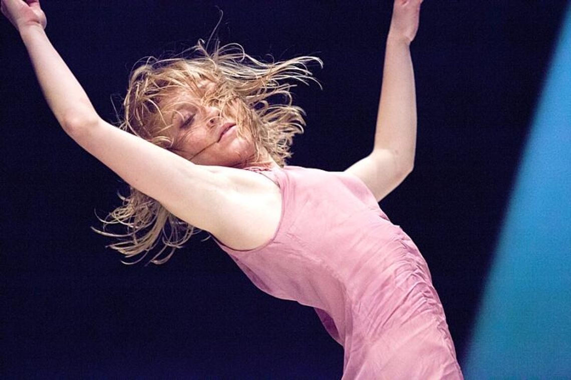 W dramatycznym na wesoło, tancerze na poważnie