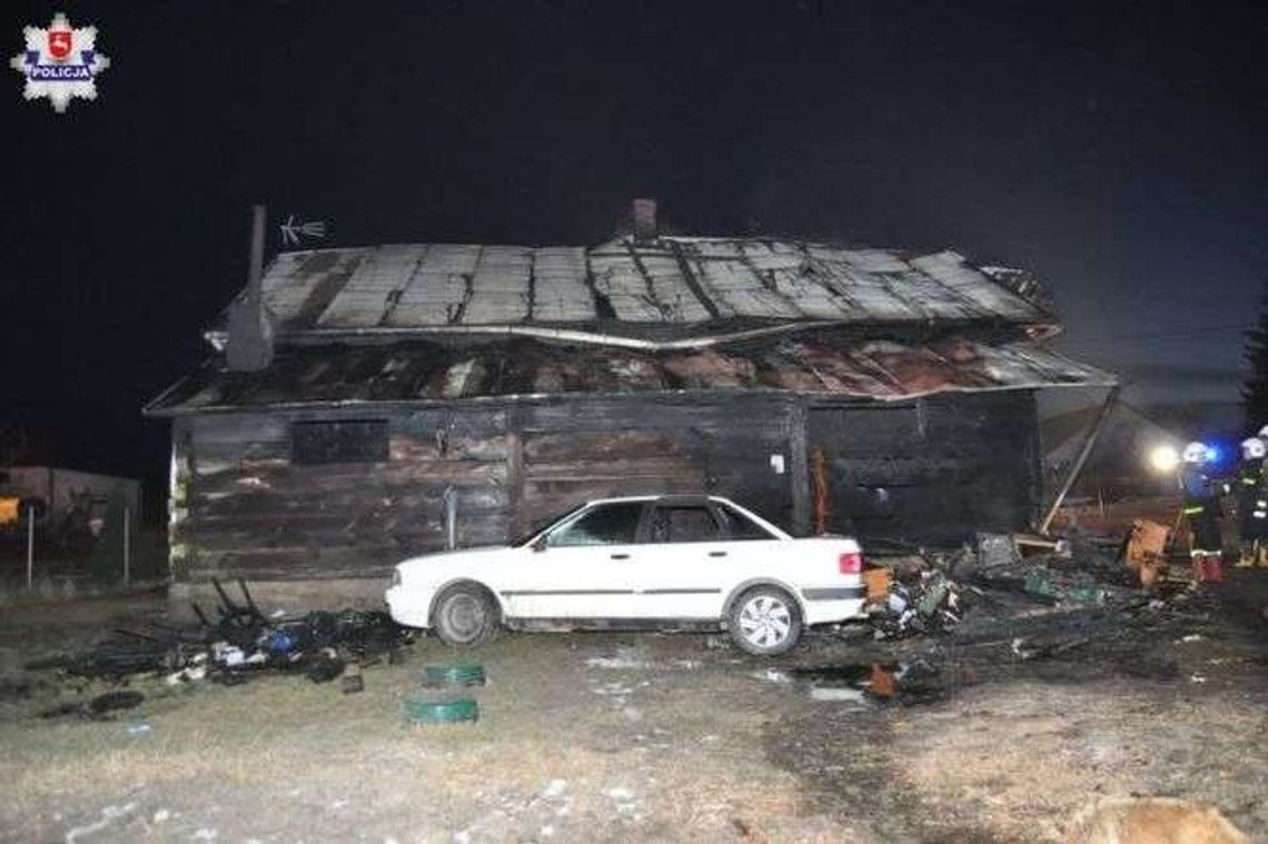 W drewnianym domu wybuchł pożar. Nie żyje 82-latka, małe dziecko w szpitalu