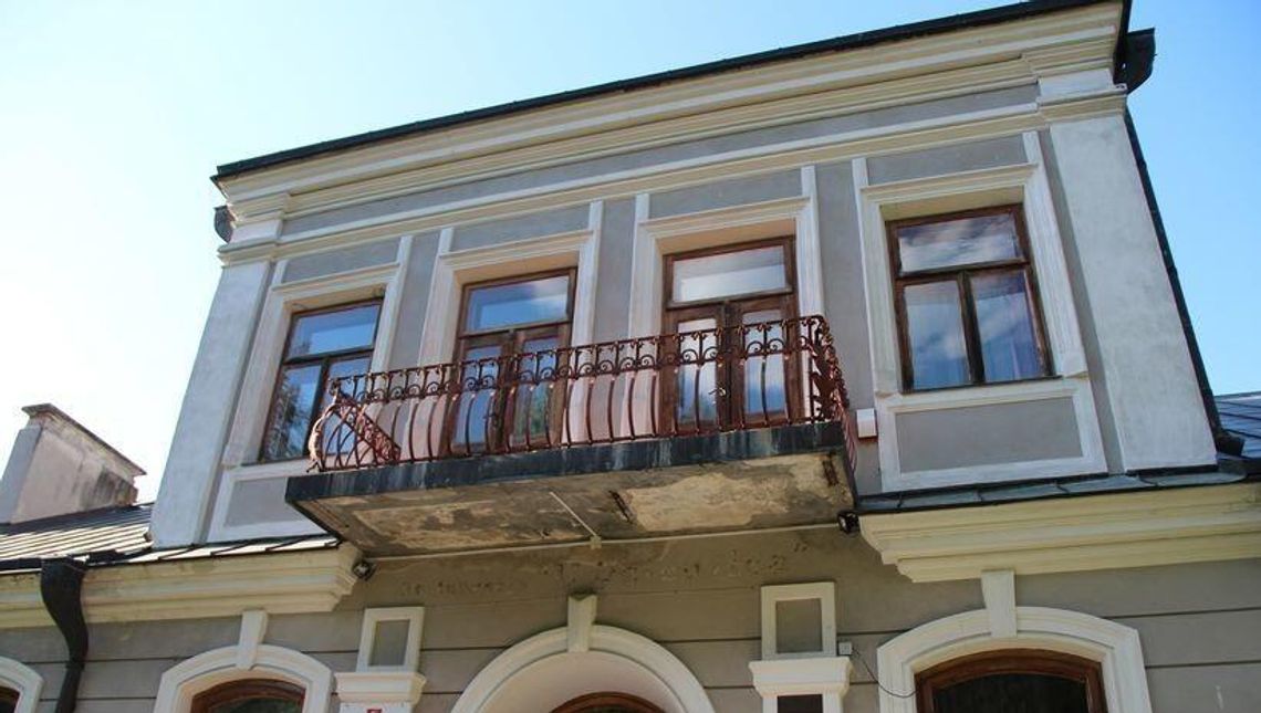 W dworku w Grabanowie będzie dom seniora. Remont już trwa 