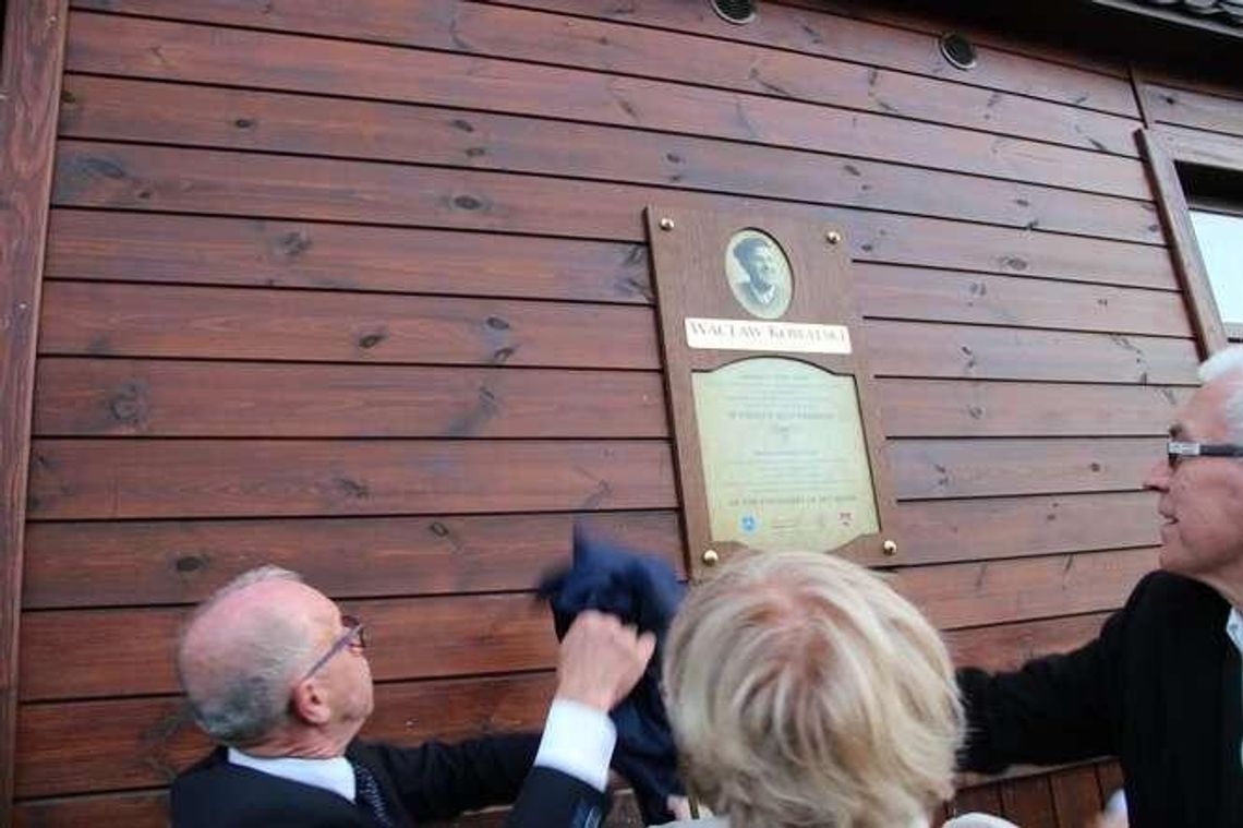 W Gnojnie pamiętają o Pawlaku. Tablica dla aktora