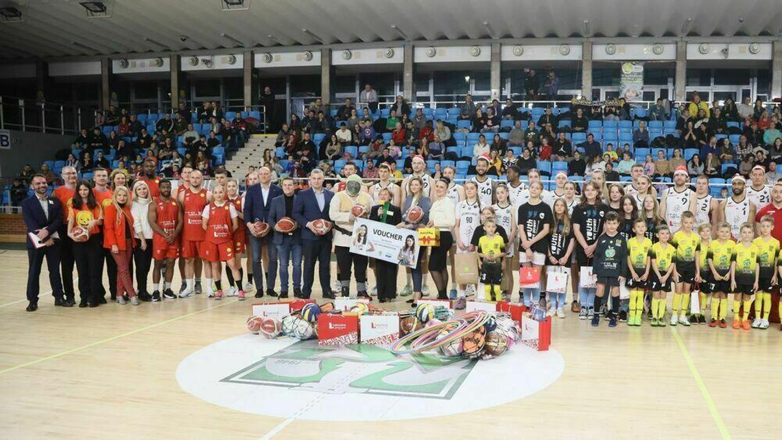 W hali MOSiR im. Zdzisława Niedzieli odbył się Mecz Słodkich Serc