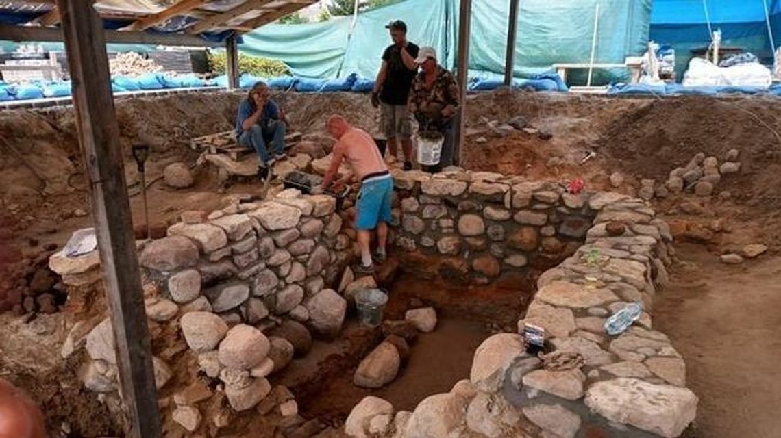 W Kraśniku odbudowują zabytkowy piec. Pochodzi z czasów średniowiecza