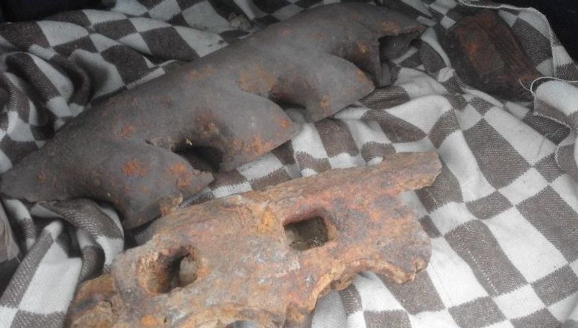 W lesie koło Kraśnika odnaleziono części czołgu. "Takiego odkrycia w całym powiecie jeszcze nie było"