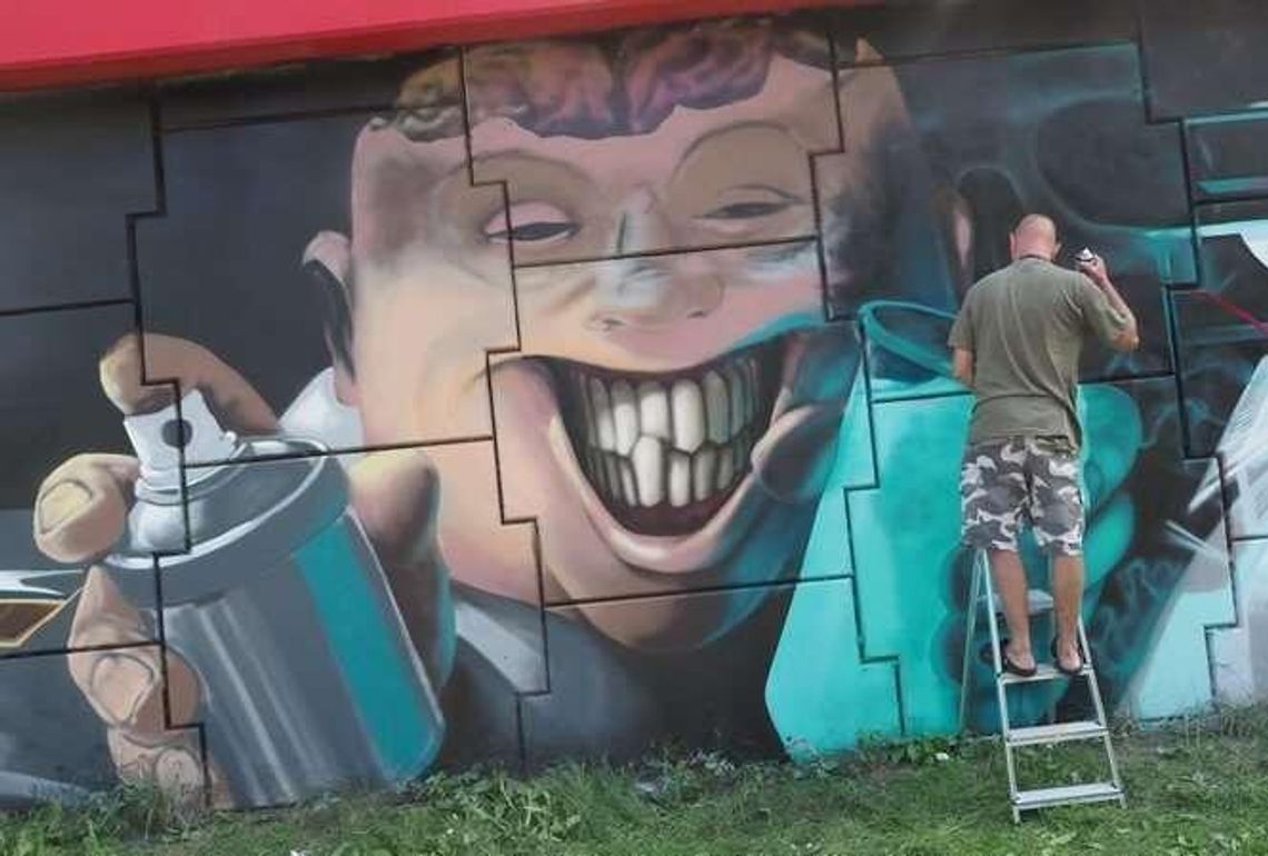 W Lublinie powstaje najdłuższe graffiti w Polsce (zdjęcia, wideo) W Lublinie powstaje najdłuższe graffiti w Polsce (zdjęcia, wideo)