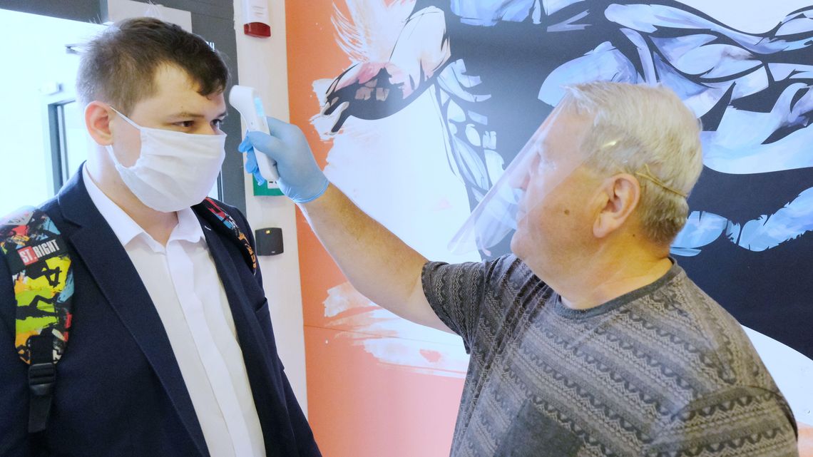 W Lublinie szykują się do powrotu do szkoły. Maseczki i termometry pod ręką