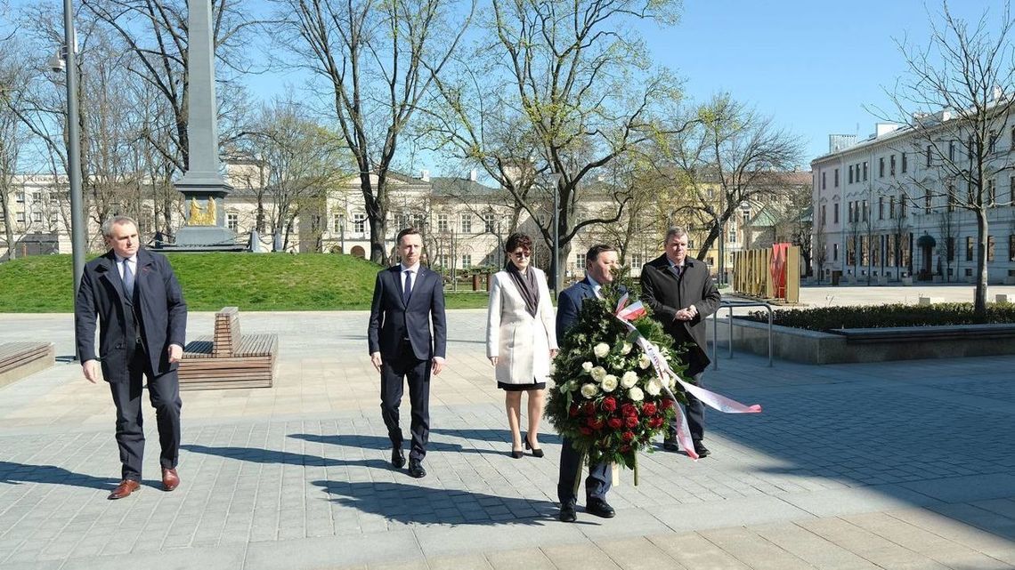 W Lublinie uczczono pamięć ofiar katastrofy smoleńskiej. Dzisiaj przypada 10. rocznica [zdjęcia]