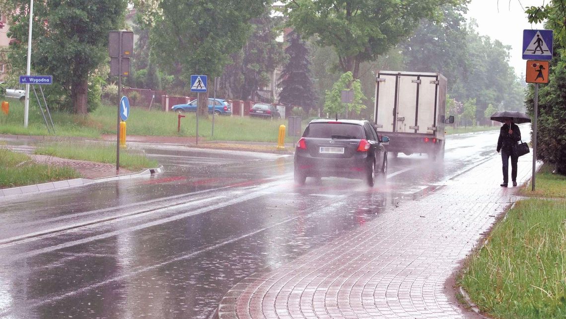 W Lublinie zabrakło osób do przeprowadzania dzieci przez jezdnię. Jakie są zarobki?