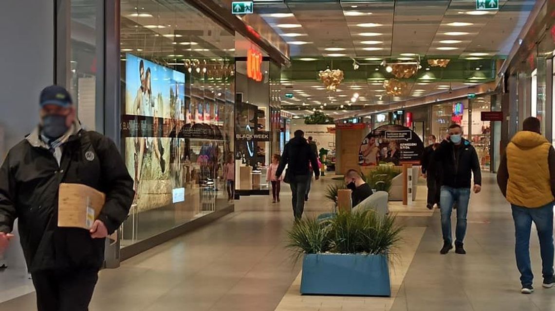 W Lublinie zaraz po konferencji premiera ludzie ruszyli do sklepów. "Tylu kupujących nie było od dwóch tygodni"  