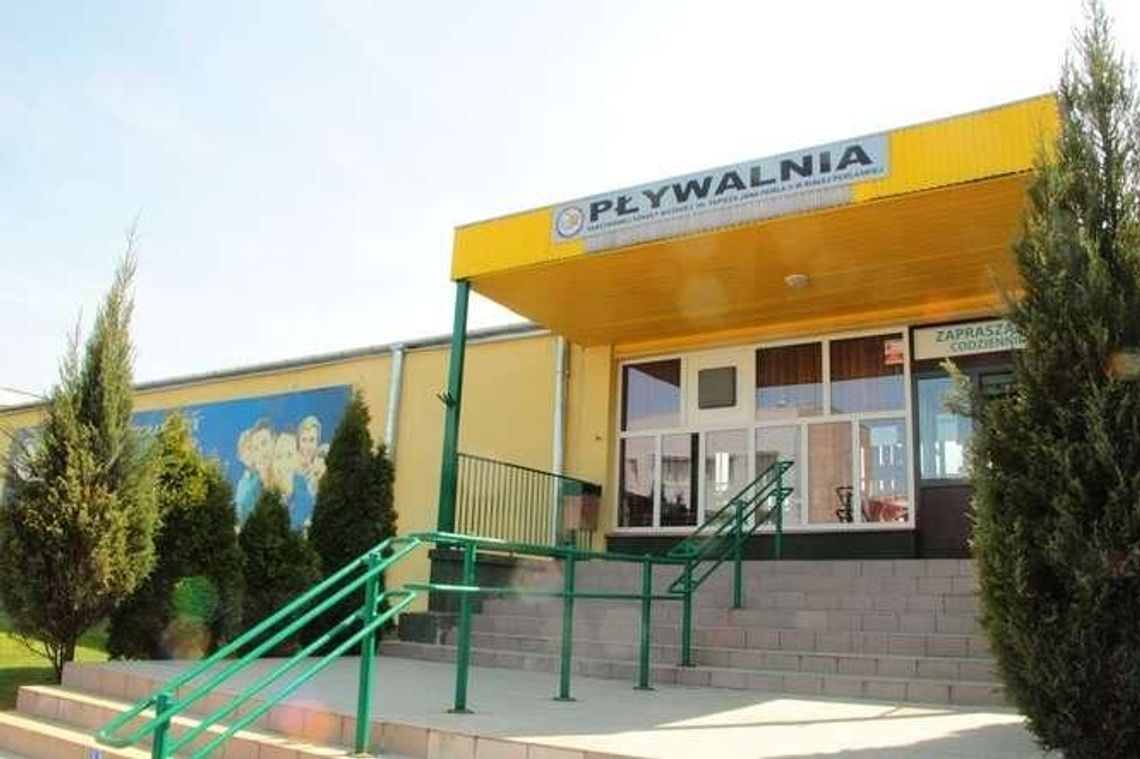 W miejscu dawnego basenu powstanie akademik? Radni się zgodzili