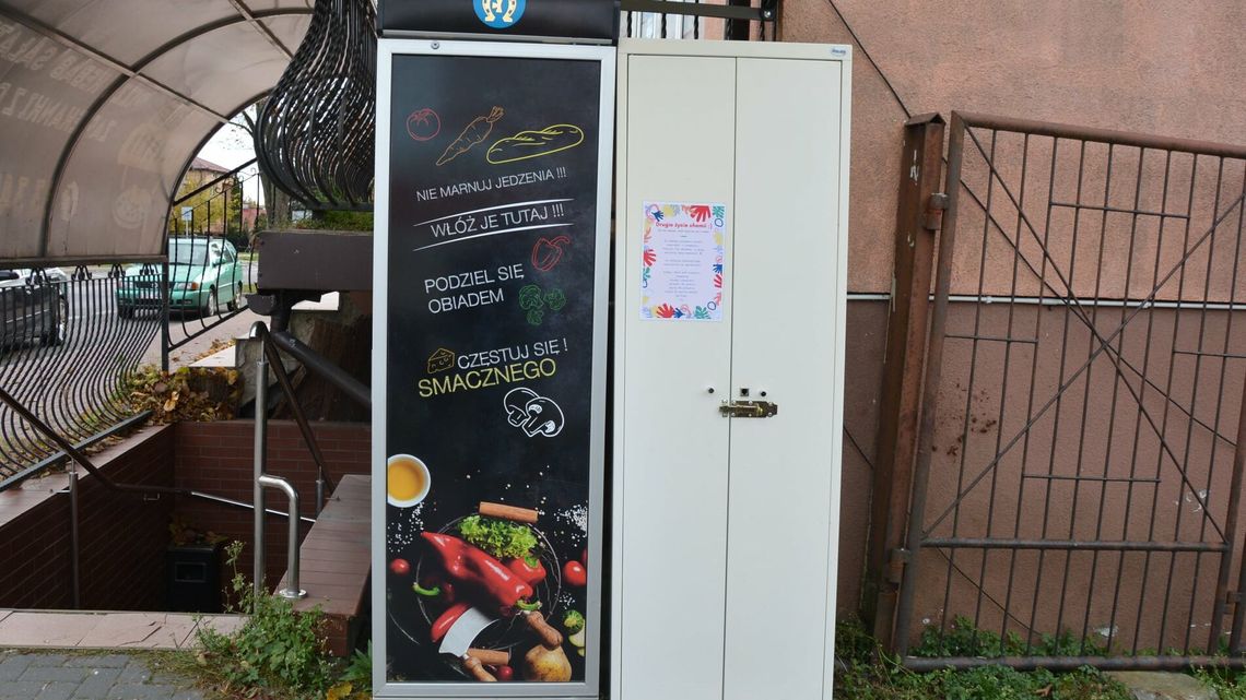 W mieście stanęła chemiczna szafa. Można zostawić kosmetyki i środki czystości