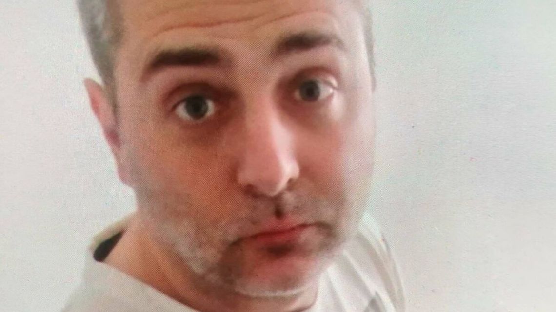 W mieszkaniu znaleziono martwą kobietę z licznymi ranami kłutymi. Gdzie jest jej mąż? W mieszkaniu znaleziono martwą kobietę z licznymi ranami kłutymi. Gdzie jest jej mąż?