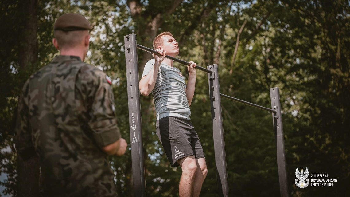 W mundurze i na etacie, czyli  kwalifikacja wojskowa do służby zawodowej