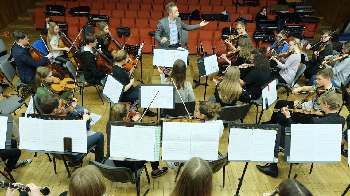 W poniedziałek się nie dało, dziś jest rozwiązanie. Uczniowie szkoły w Lublinie jednak wrócą do ławek