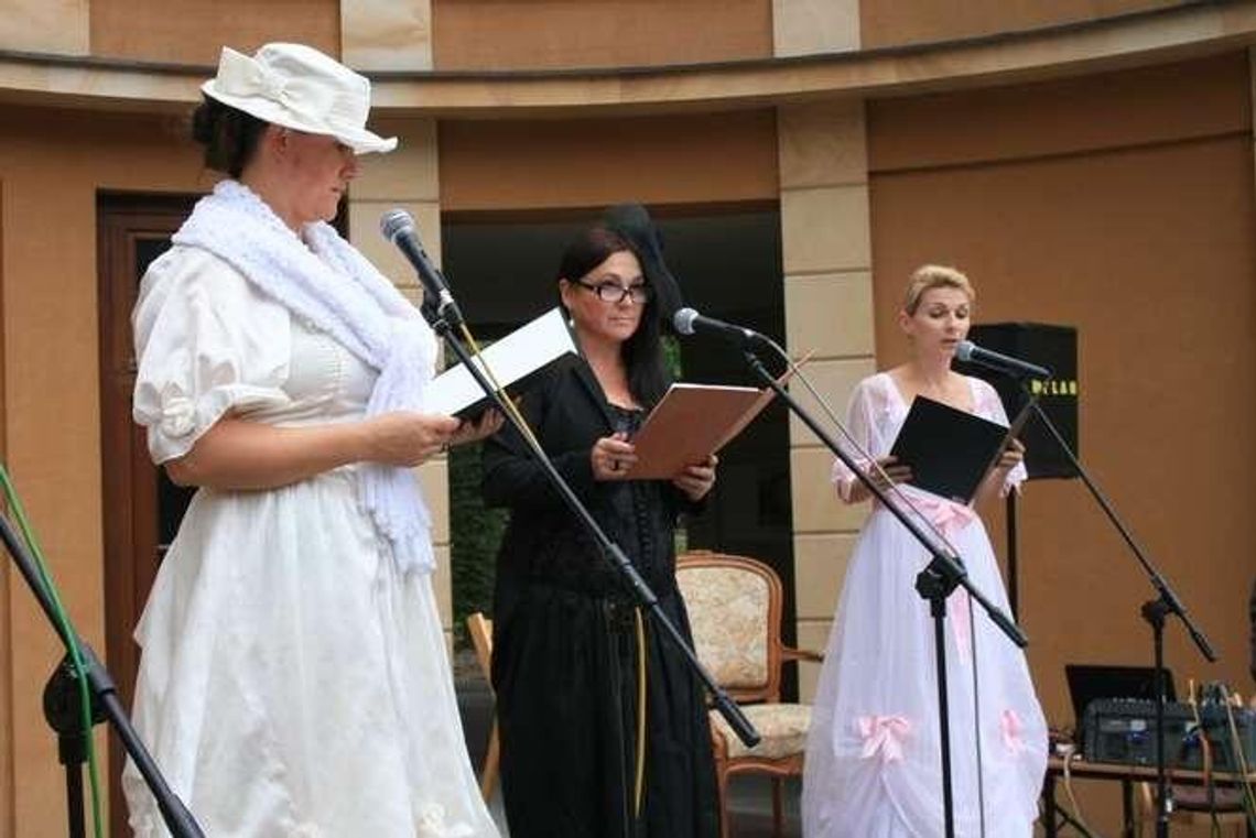 W Puławach jakby czas się cofnął. Narodowe Czytanie "Lalki" Prusa (zdjęcia)