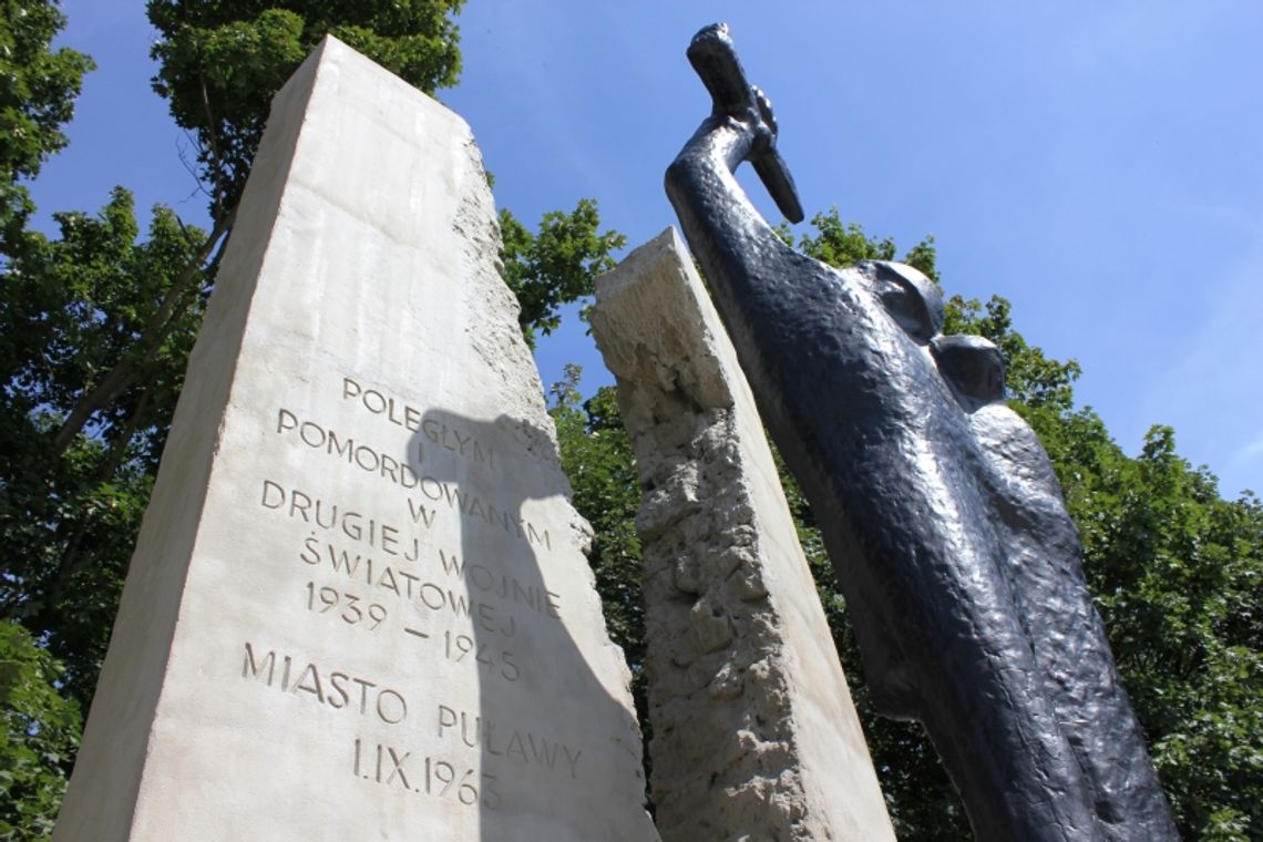 W Puławach pamiętają o wojskowych pomnikach