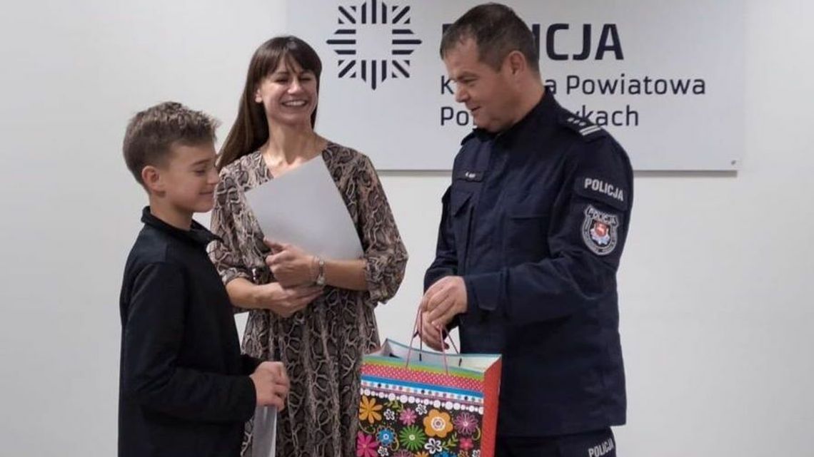 W śniegu znalazł woreczek z pieniędzmi. 12-latek wiedział, co z tym zrobić