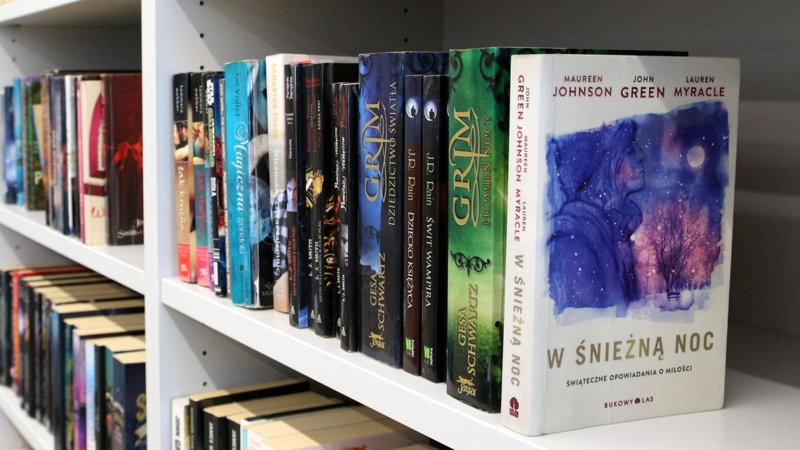 W sobotę podziel się książką. Biblioteka zaprasza W sobotę podziel się książką. Biblioteka zaprasza