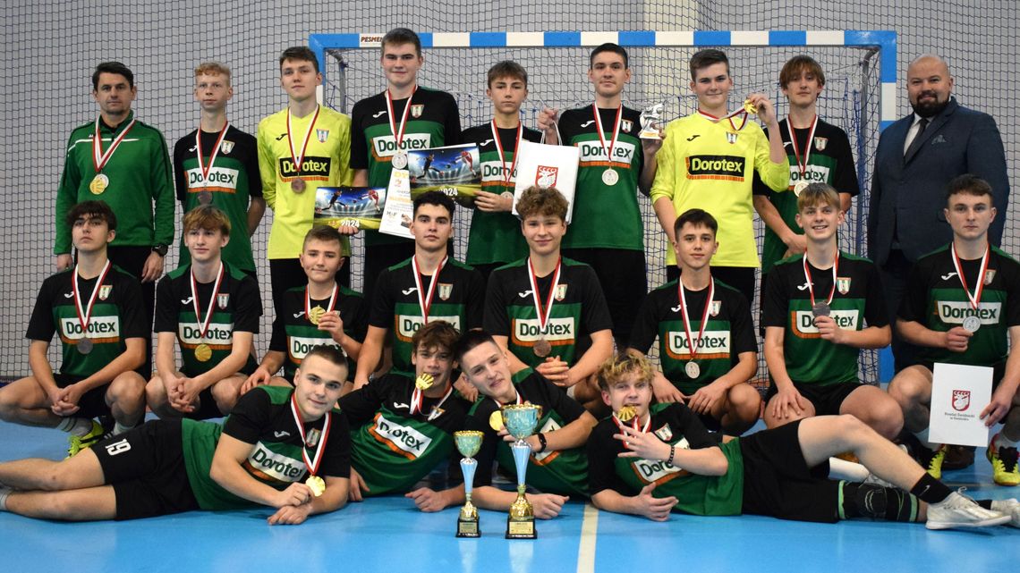 W Świdniku odbył się 23. Międzypowiatowy Turniej Juniorów w futsalu o Puchar Starosty Świdnickiego W Świdniku odbył się 23. Międzypowiatowy Turniej Juniorów w futsalu o Puchar Starosty Świdnickiego