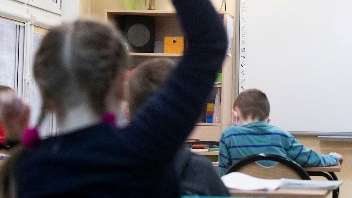 W szkole w Lublinie lekcje do wieczora. Rodzice pytają: "Co z pracami domowymi?"