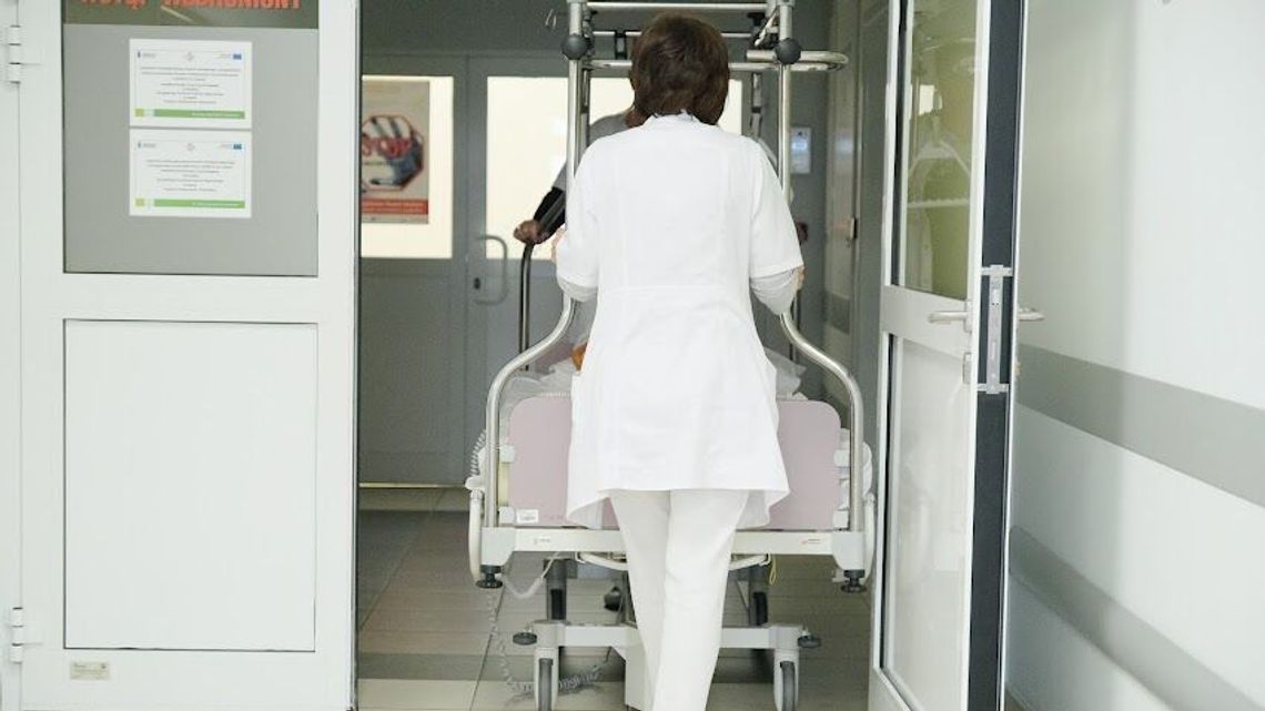W szpitalach mieli zarabiać więcej. A jest dramat