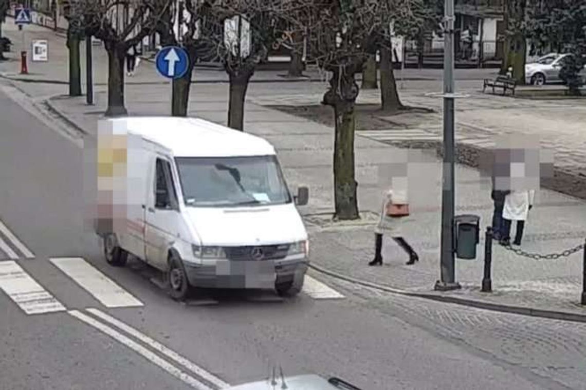 W taki sposób można dostać 550 zł mandatu. Nie rób tak, jak ten kierowca