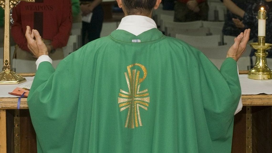 W tej parafii ksiądz na mszy czyta kto ile dał po kolędzie. Nie wszystkim to się podoba