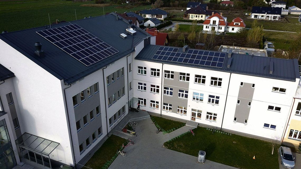 W tej szkole w ekspresowym tempie przybywa dzieci. Potrzebna kolejna rozbudowa W tej szkole w ekspresowym tempie przybywa dzieci. Potrzebna kolejna rozbudowa