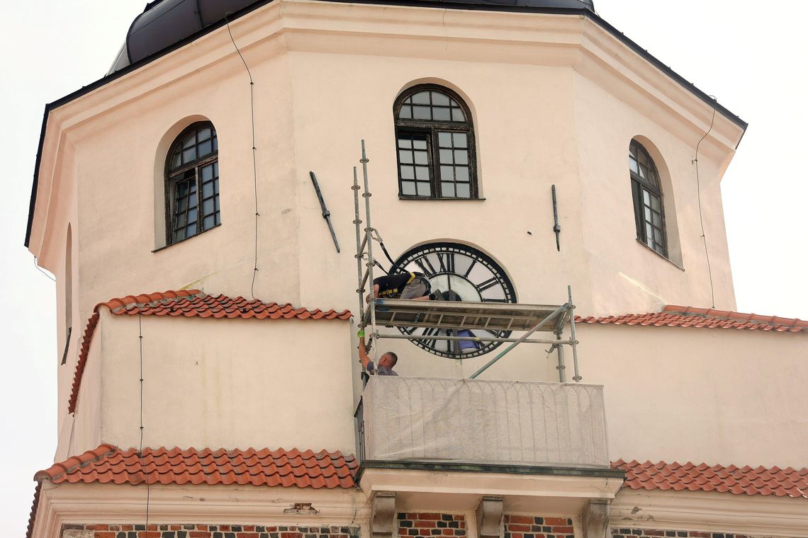 W ten weekend śpimy godzinę krócej? Sprawdź jak pojedzie komunikacja miejska