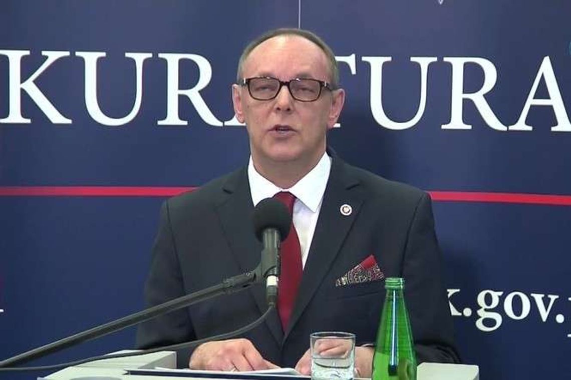 W trumnie prezydenta Lecha Kaczyńskiego były fragmenty innych ciał