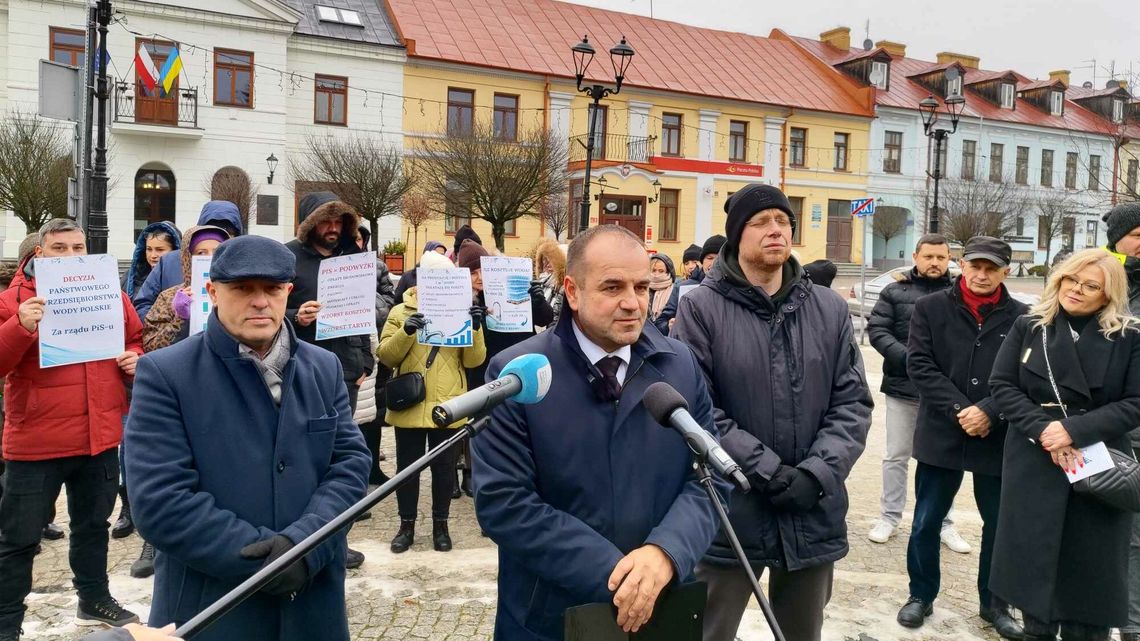 W tym mieście mieszkańcy zapłacą więcej za wodę i ścieki. Radni zaskoczeni: "Najwyższa podwyżka w historii" W tym mieście mieszkańcy zapłacą więcej za wodę i ścieki. Radni zaskoczeni: "Najwyższa podwyżka w historii"