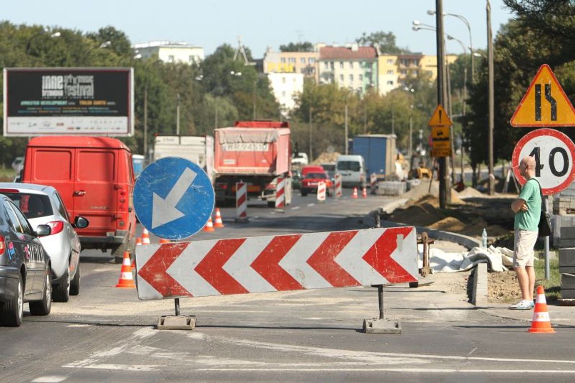 W weekend korki na al. Solidarności. Kolejny etap remontu