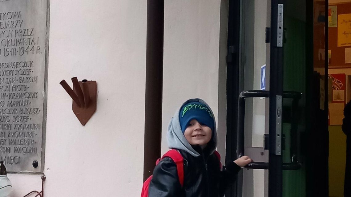 W wiejskiej szkole zimno dzieciom, bo nie ma pieniędzy na opał. Zrobili zrzutkę W wiejskiej szkole zimno dzieciom, bo nie ma pieniędzy na opał. Zrobili zrzutkę