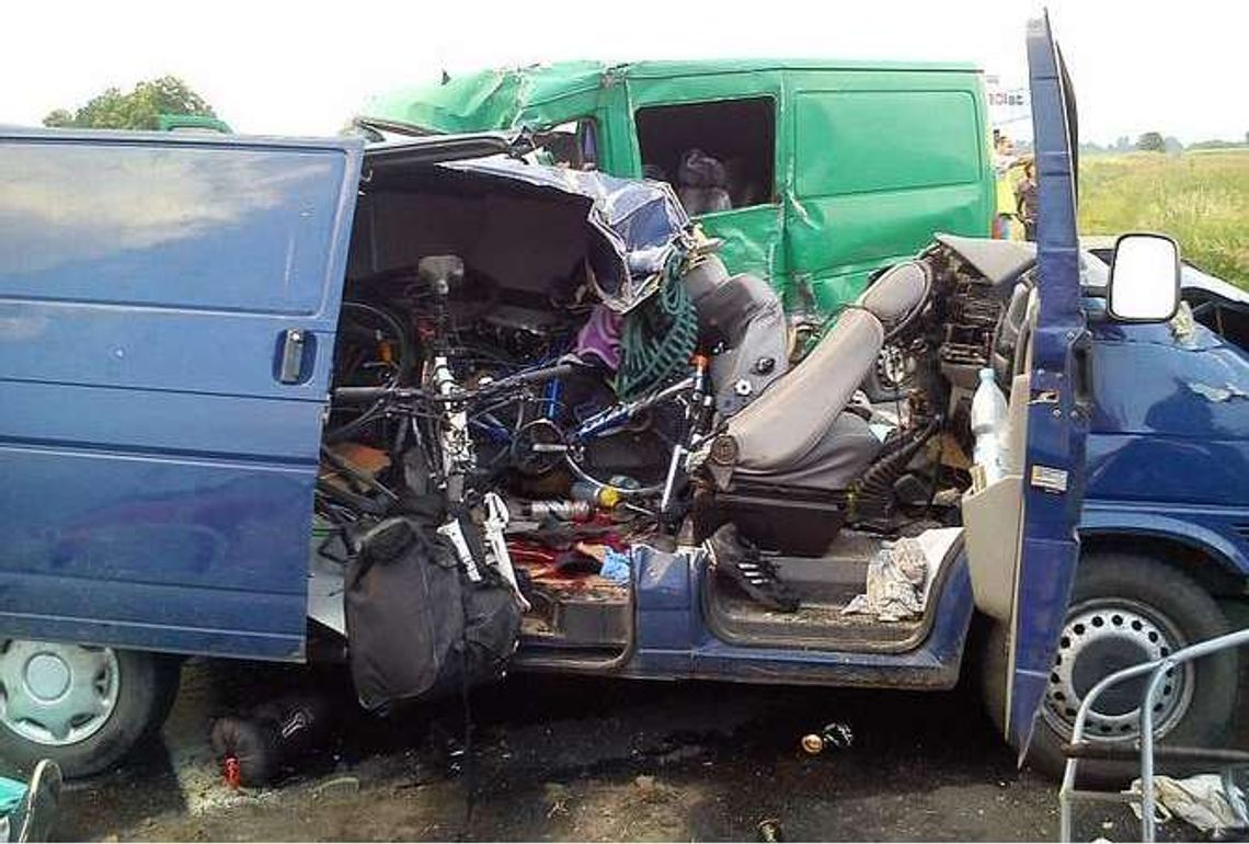 W wypadku zginęły 4 osoby. Biegły: Przyczynił się rowerzysta