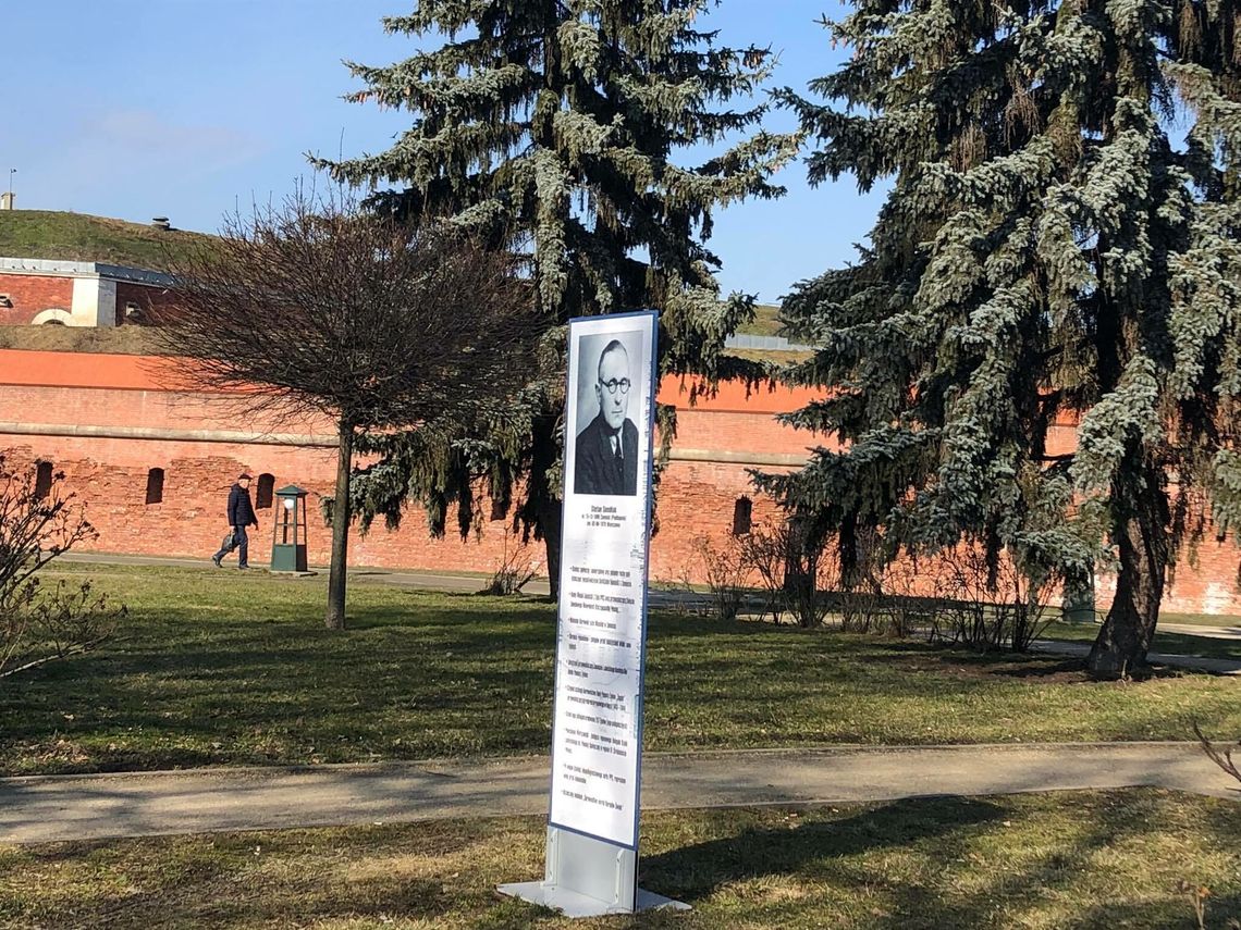 W Zamościu jest skwer. Jeden, ale ma dwóch patronów, bo tak chcieli radni PiS W Zamościu jest skwer. Jeden, ale ma dwóch patronów, bo tak chcieli radni PiS