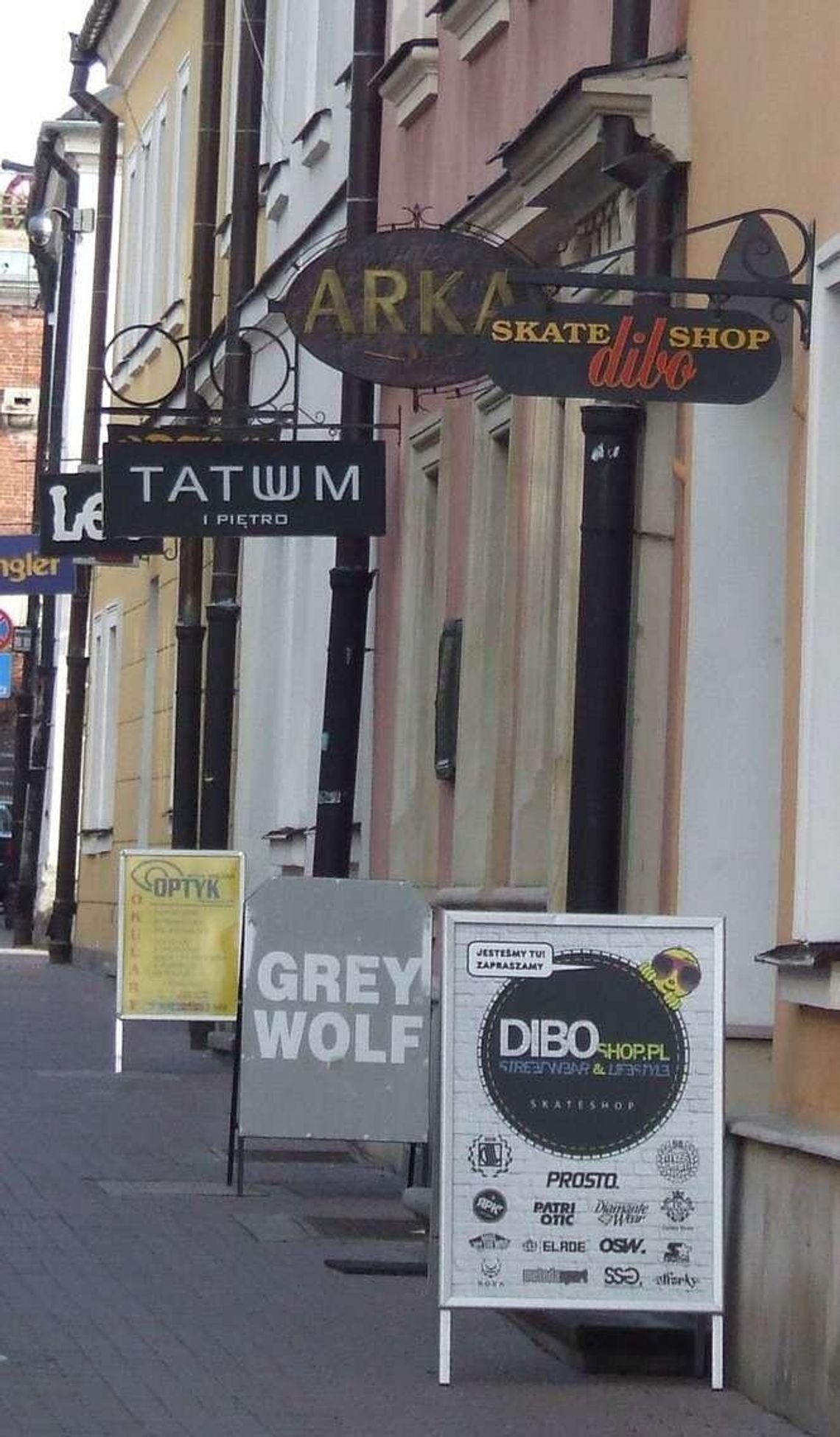 W Zamościu ma być ładniej. Miasto będzie walczyć ze szpecącymi reklamami