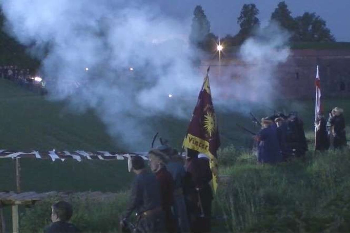 W Zamościu spalili most. Widowisko historyczne "Szturm Twierdzy Zamość"