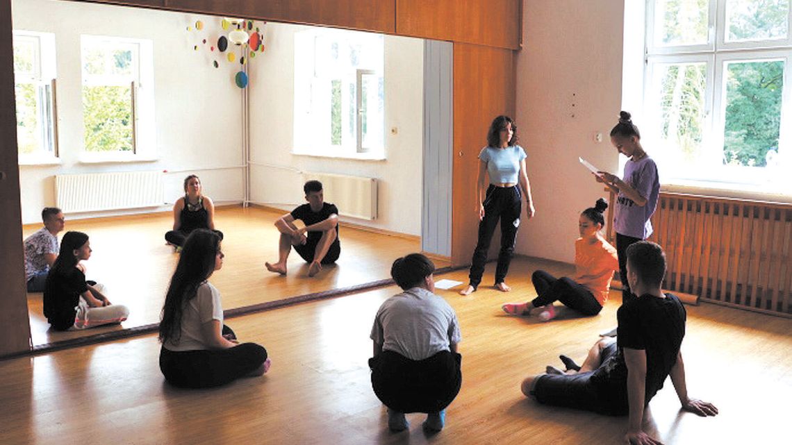 W Zwierzyńcu potrzebują starych gazet. Zagrają w „Domu na Górce” W Zwierzyńcu potrzebują starych gazet. Zagrają w „Domu na Górce”